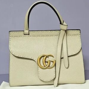 Gucci Marmont Cream Pebbled Leather Top Handle Bag